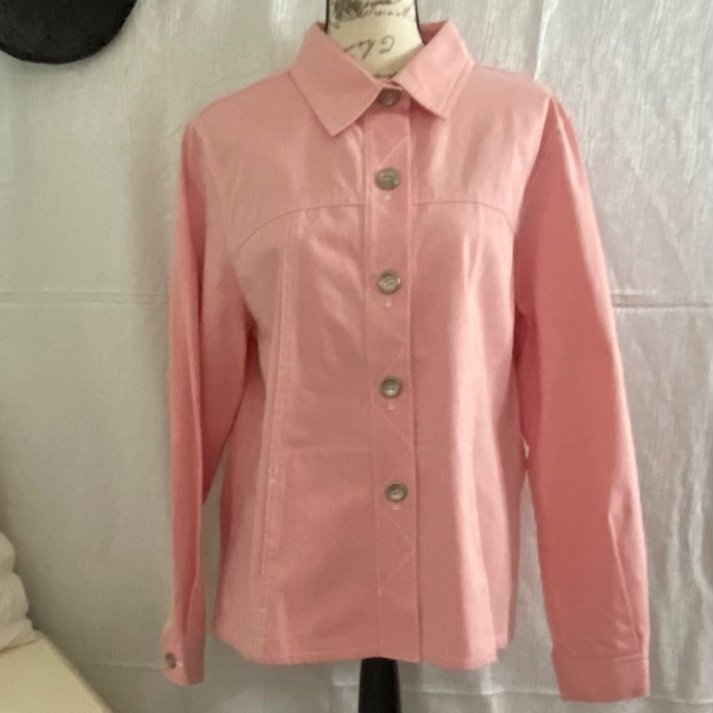 Susan Graver, long sleeve ,collared , pink shirt/ jacket. Size L